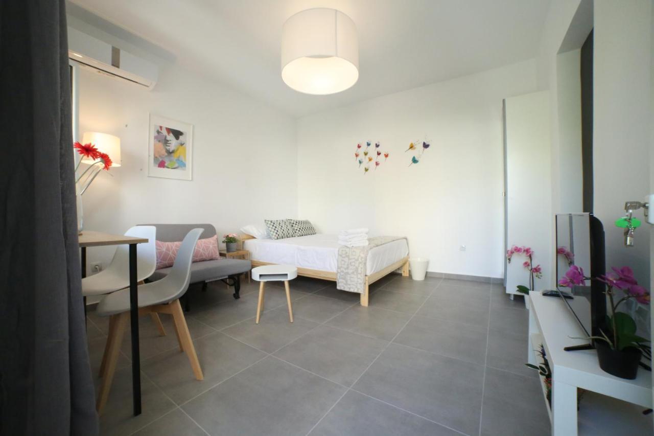 Cozy Studio 4U Gazi - Center Athena Bagian luar foto